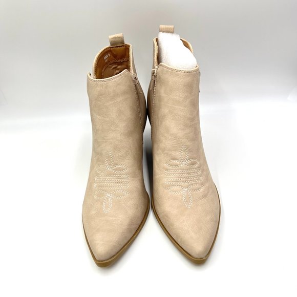 DV Dolce Vita‎ Size 9 Beige Taupe Faux Vegan Leather Western Ankle Boots Shoes - Picture 2 of 15